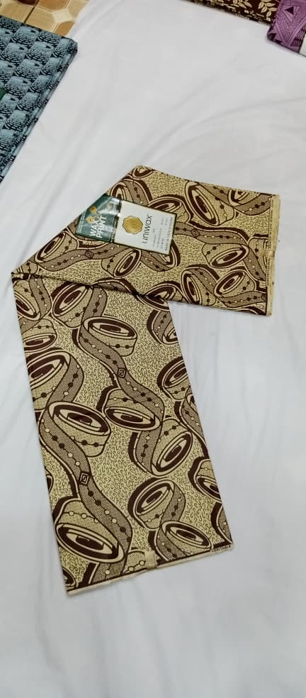 UW-006 · Beige et brun