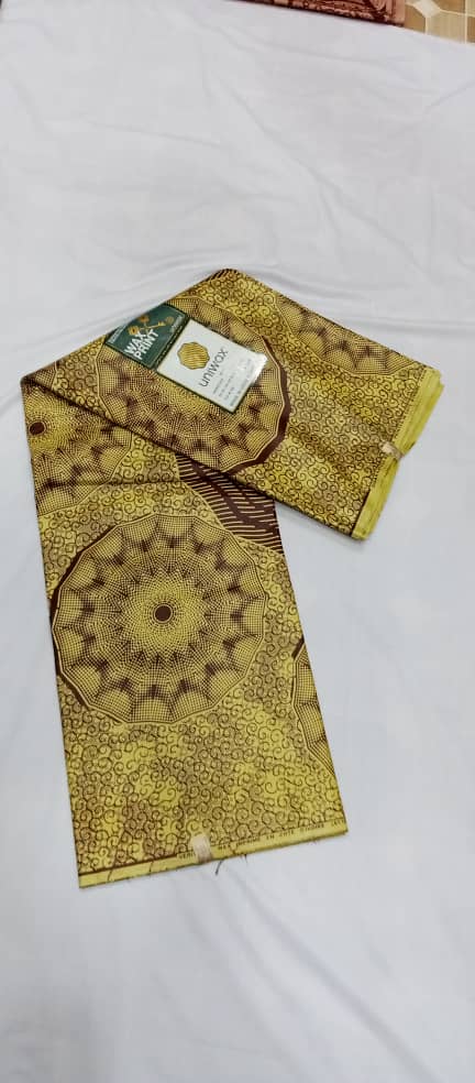 UW-011 · Ocre et brun