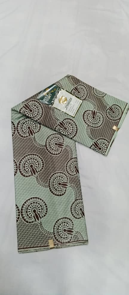 UW-021 · Gris sauge et brun