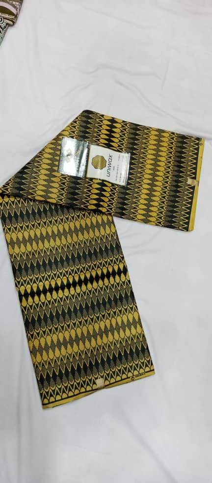UW-022 · Noir et jaune