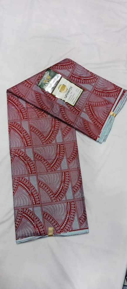 UW-026 · Bordeaux et gris