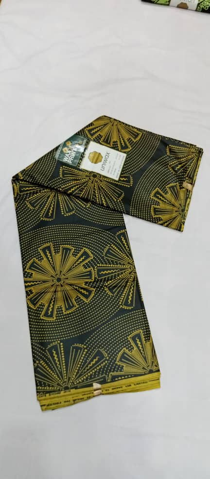 UW-039 · Anthracite et moutarde