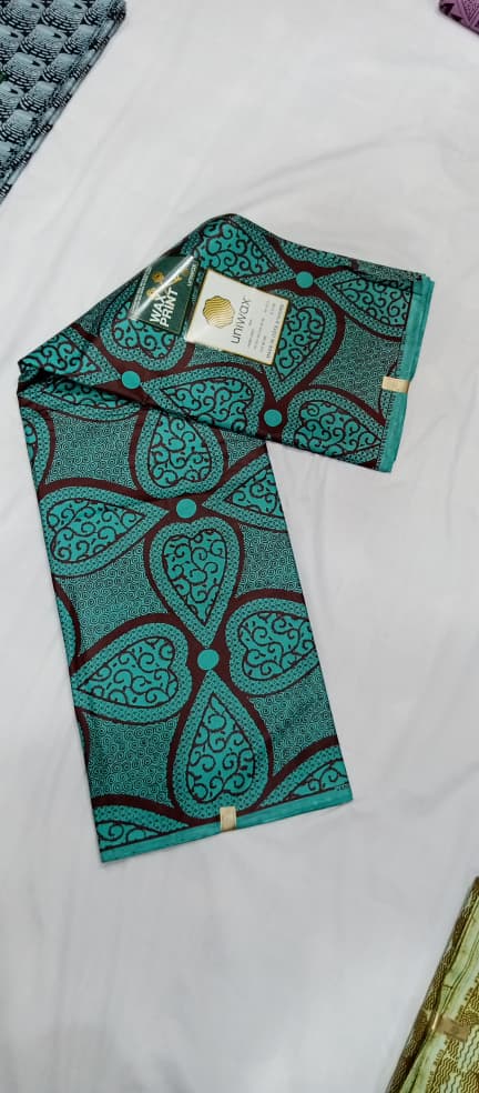 UW-047 · Turquoise et noir