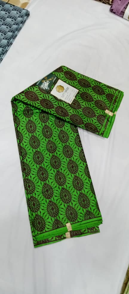 UW-051 · Vert vif et noir