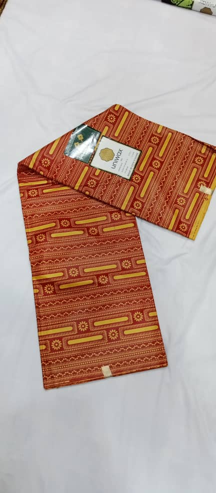 UW-060 · Orange et bordeaux
