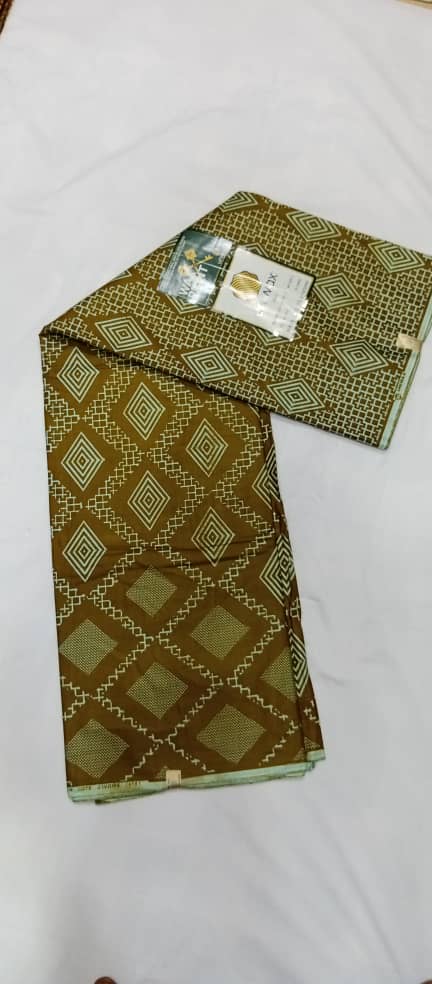 UW-065 · Vert olive et brun