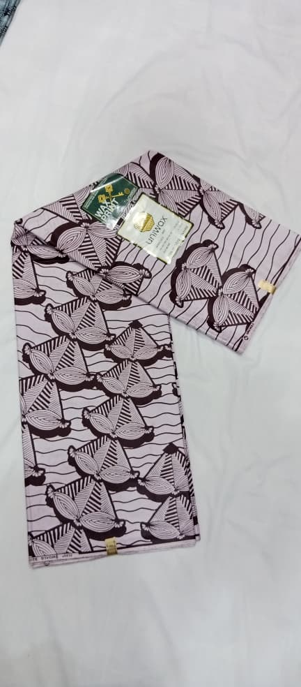 UW-069 · Mauve et gris