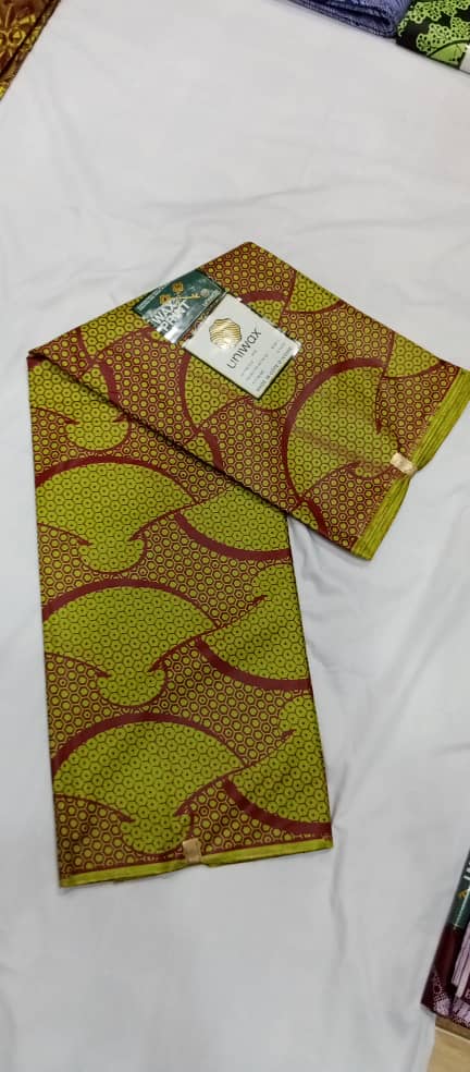 UW-085 · Vert anis et bordeaux