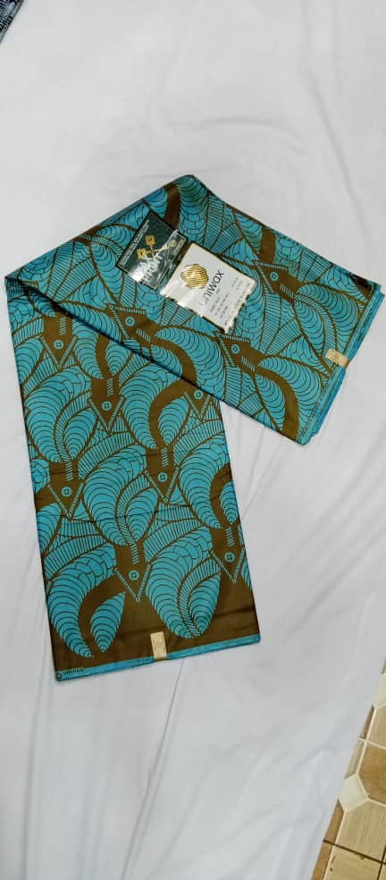 UW-095 · Turquoise et brun
