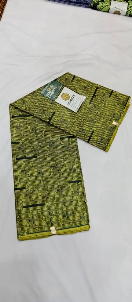 UW-096 · Vert olive et noir